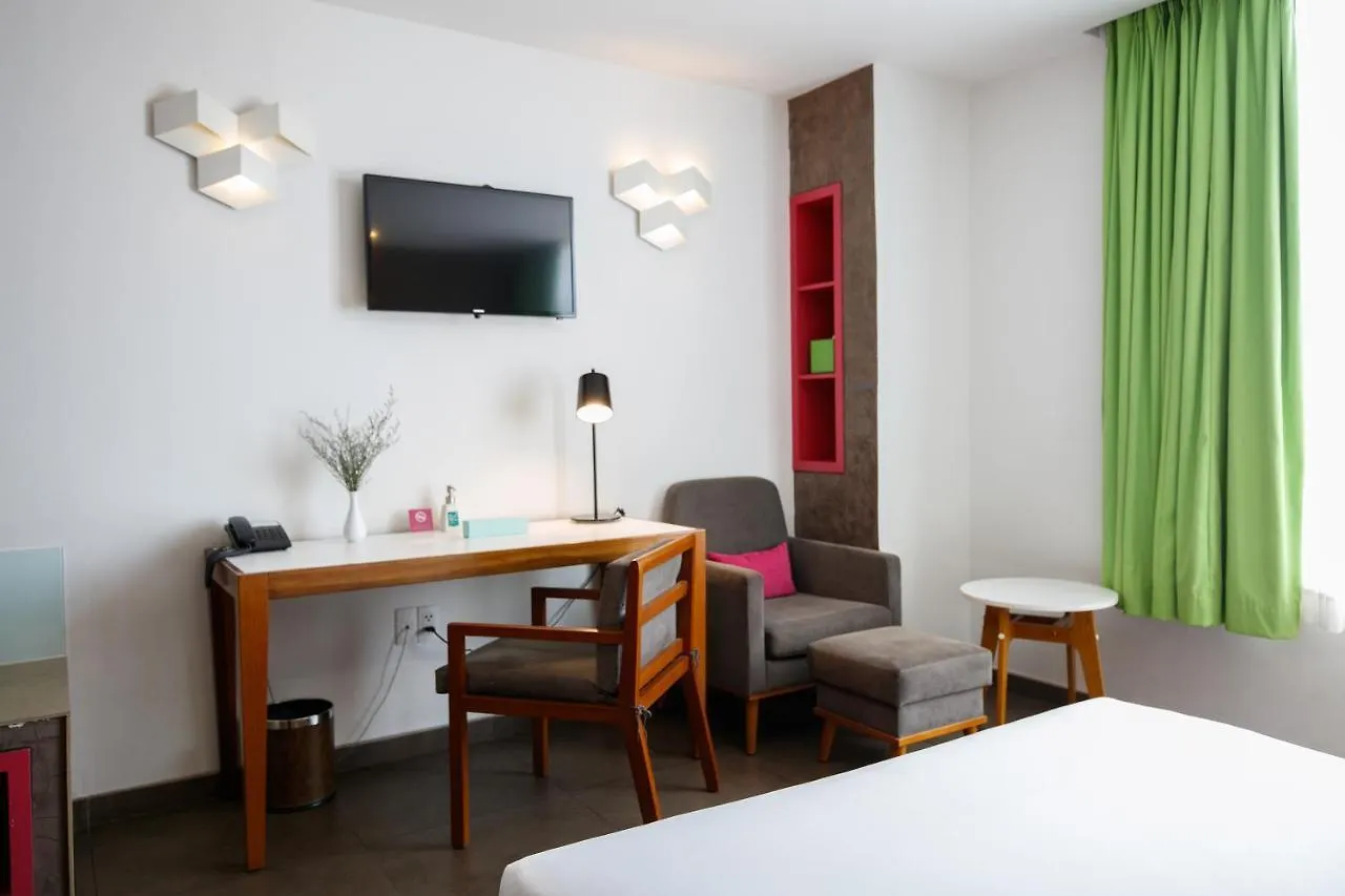 Emm Hotel Saigon Хошимин Вьетнам