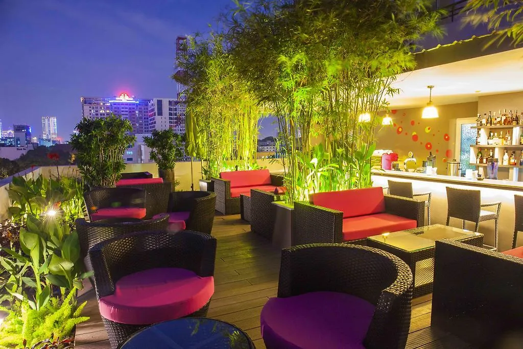 Emm Hotel Saigon Хошимин 3*,